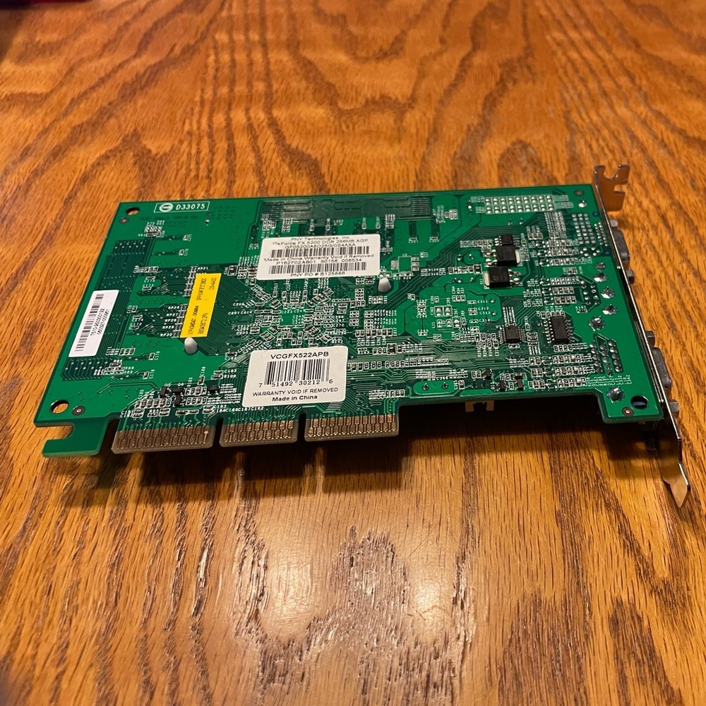 PNY GeForce Fx5200 DDR 256MB VCGFX 522APB AGP Graphic Card